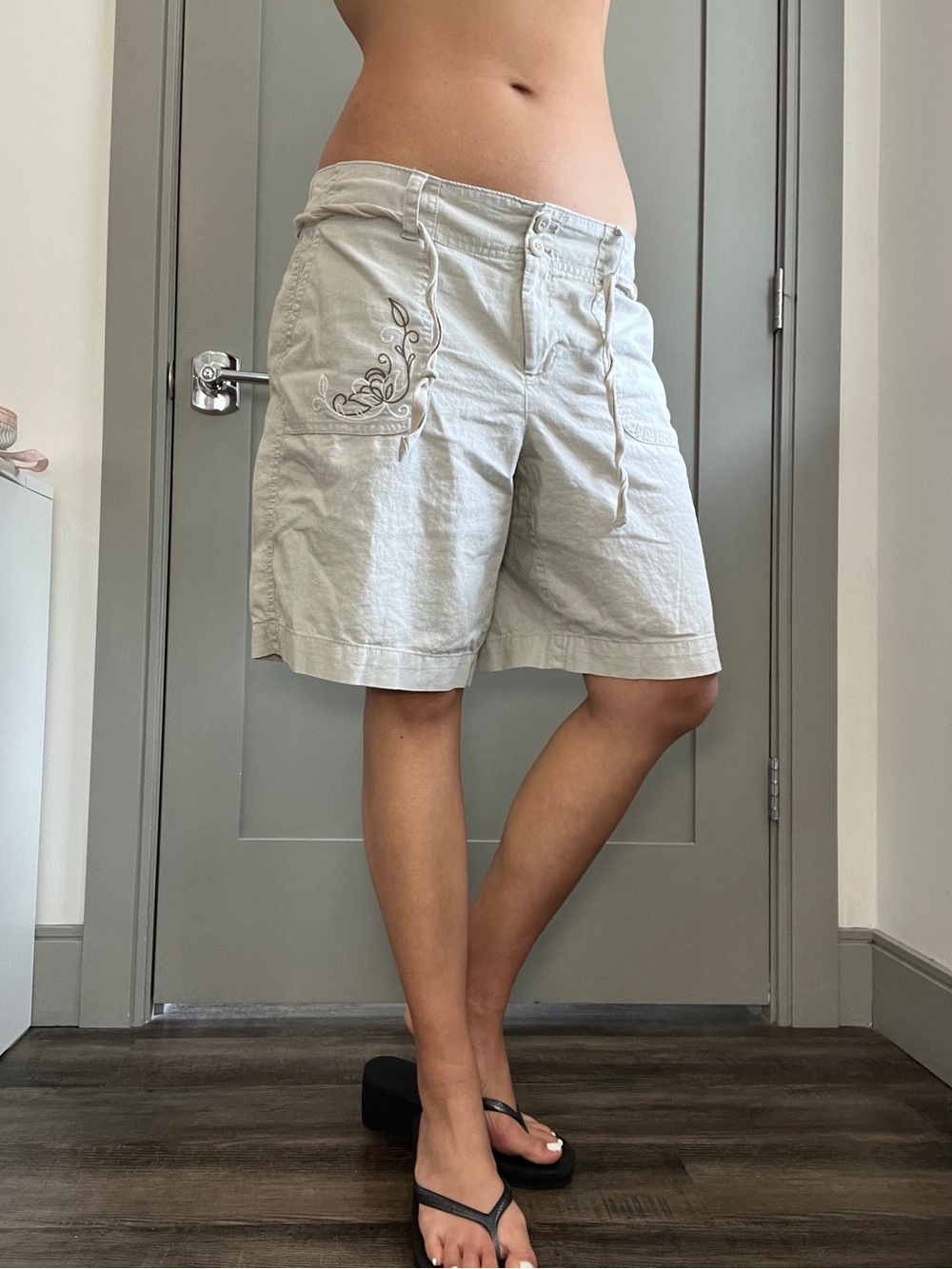 Linen Cotton Cream Embroidered Pocket Cargo Capris shorts
